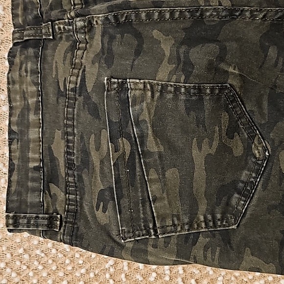 Waimea Camo Jeans - Picture 12 of 14